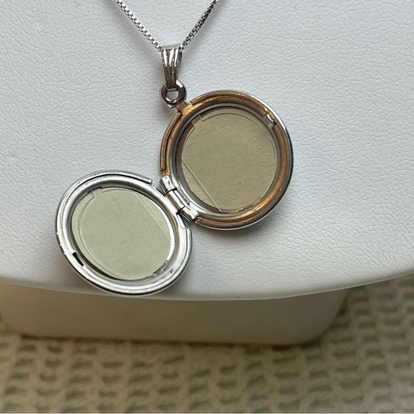 925 Sterling silver | Tree of life round circle locket | Silver locket and chain - Picture 3 of 10